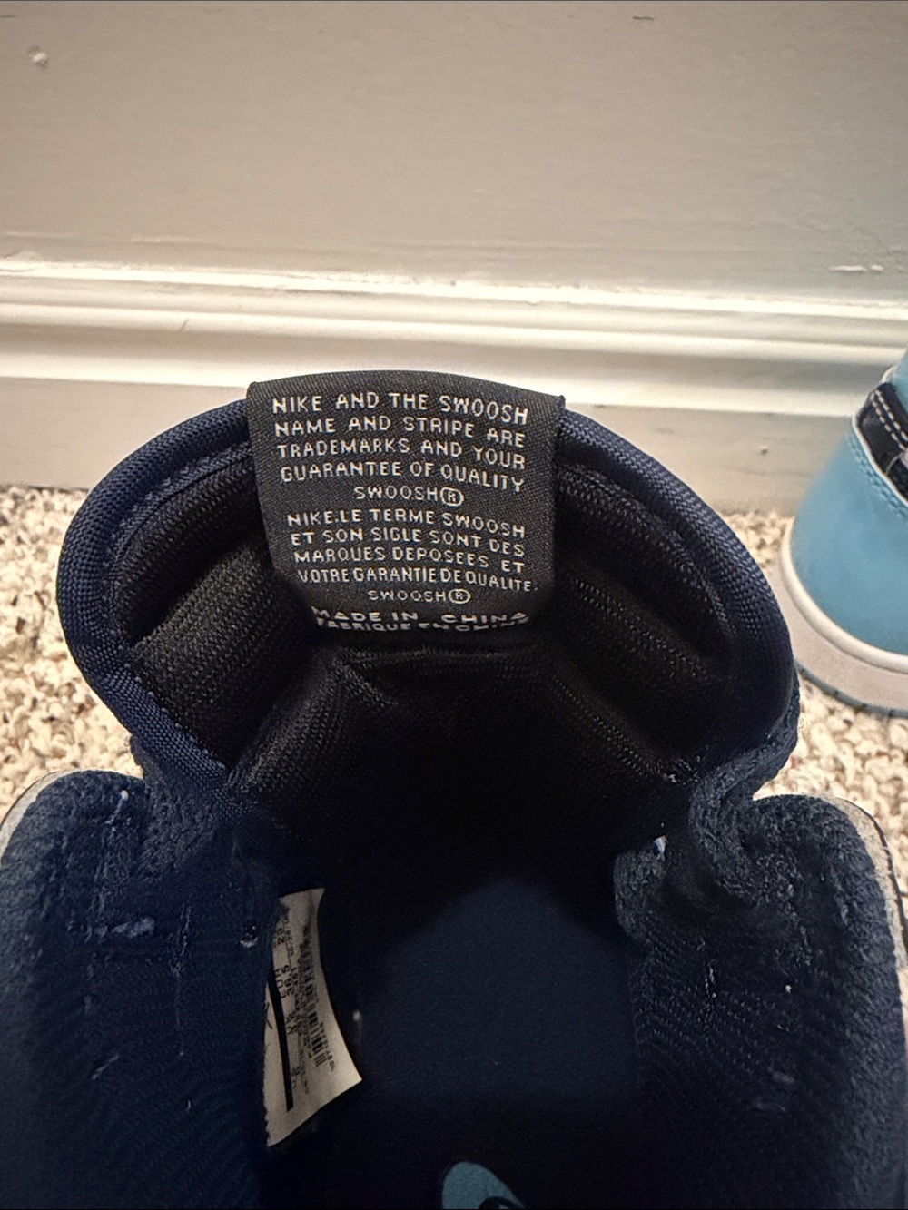 Nike Women's Air Jordan 1 Retro High OG 'Blue Chill' - Picture 4 of 13